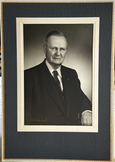 Complete coronation set 1953 – medal, palace letter, case and period sun compass - 12