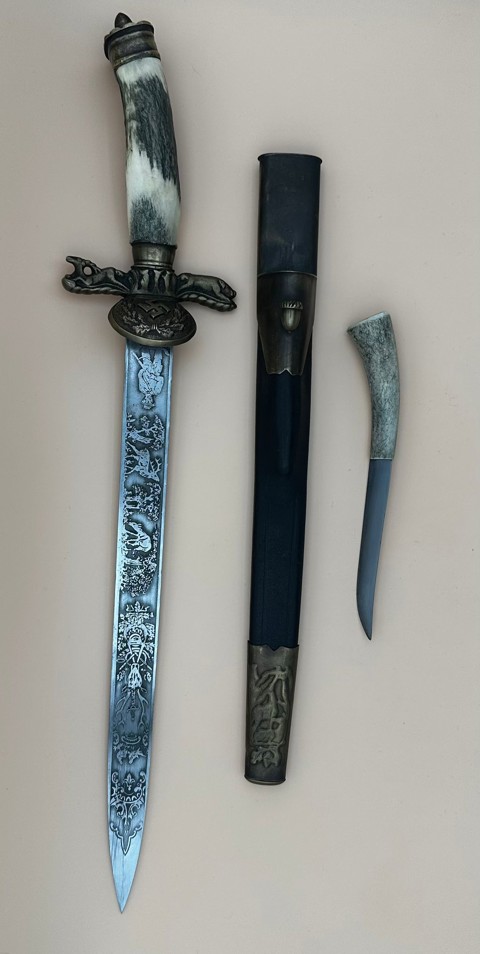 Collector's dagger - historical symbolism, complete with scabbard