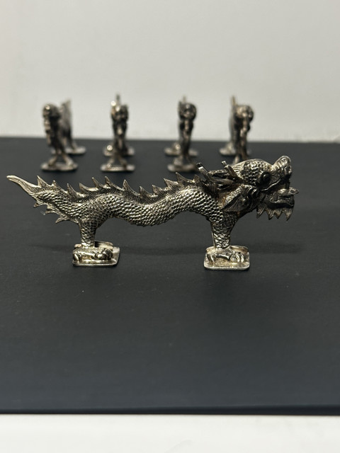 Silver set of decorative dragons - 9