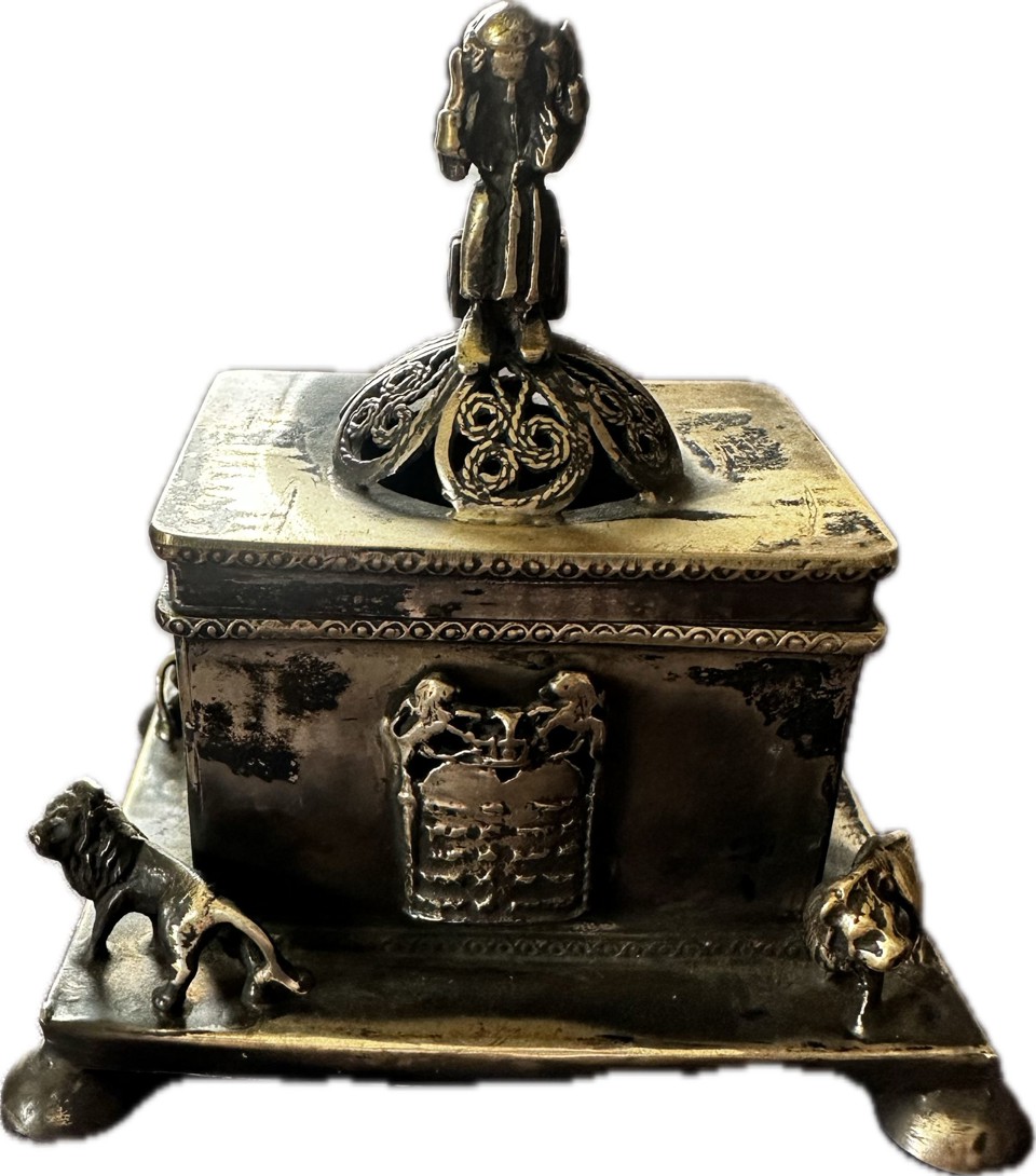 Decorative Russian silver with Jewish motifs – Seated Figure II