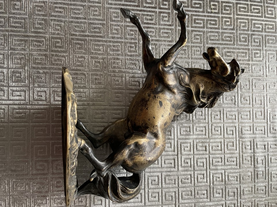 Beautiful bronze horse statue from the workshop of F.C. Woerffel, marked, turn of the 19th-20th century