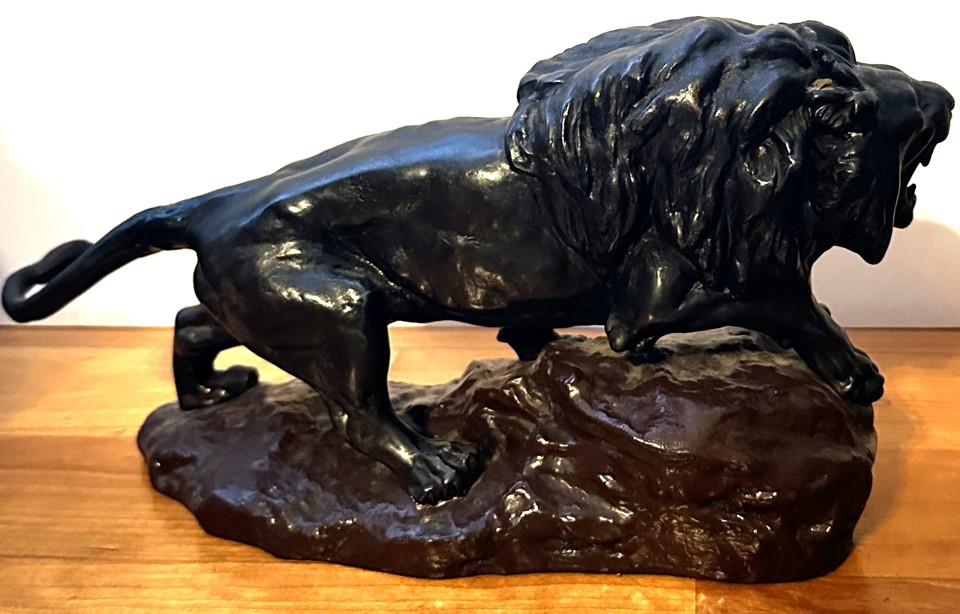 Elegantní socha lva – signováno „CARTIER“