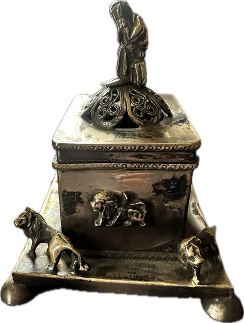 Decorative Russian silver with Jewish motifs – Seated Figure II - 4