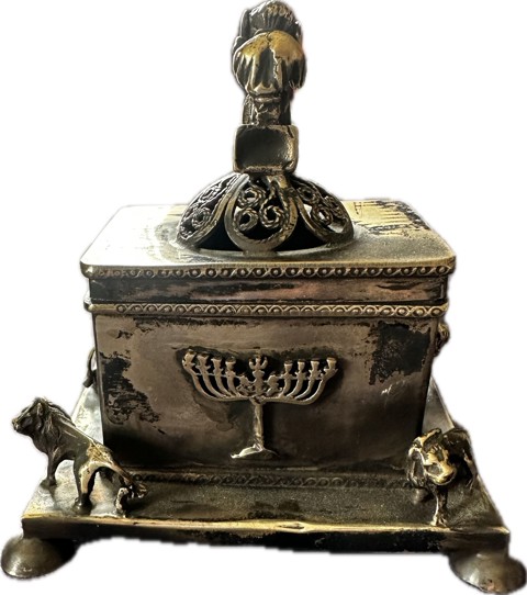 Decorative Russian silver with Jewish motifs – Seated Figure II - 3